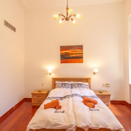 Art Apartment in Mamila Jeruzalem Buitenkant foto