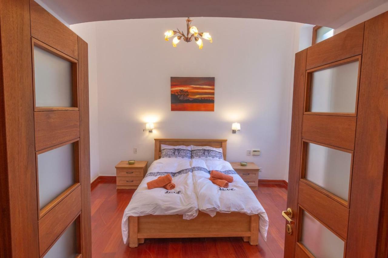 Art Apartment in Mamila Jeruzalem Buitenkant foto
