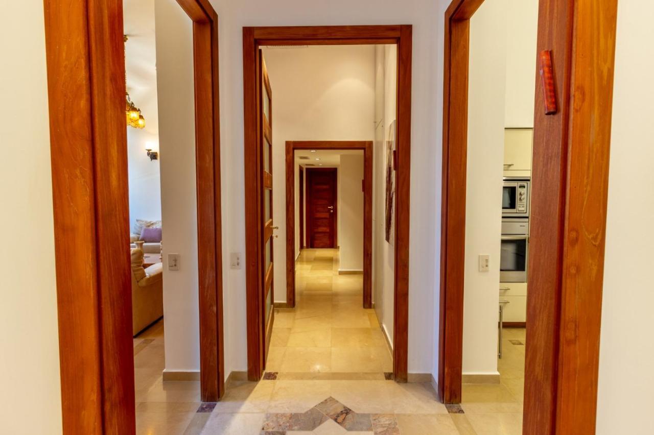 Art Apartment in Mamila Jeruzalem Buitenkant foto